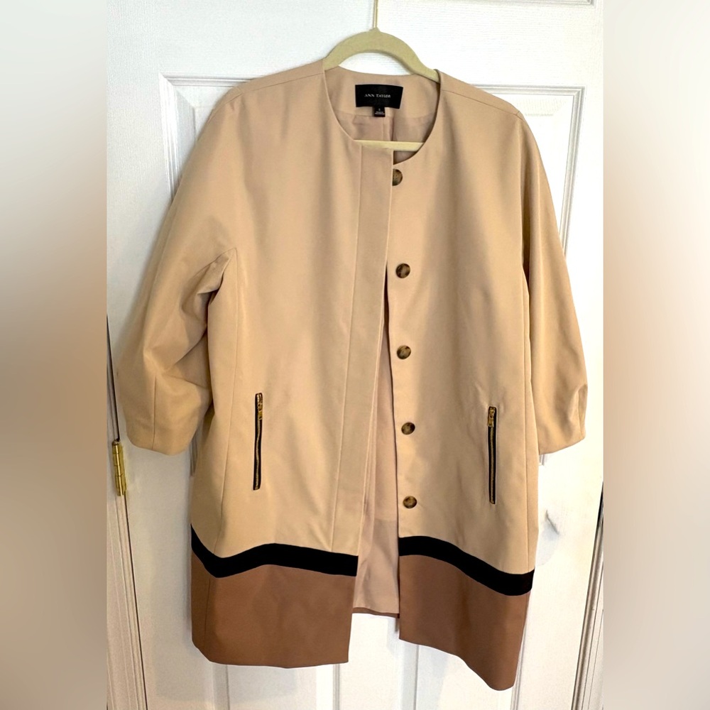 Ann Taylor Cream and Brown Trench Coat with Relaxed Silhouette. Never worn.
